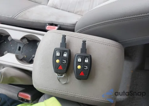 2005 Volvo S40 2.4I из США, поврежденный, VIN YV1MS382252100934